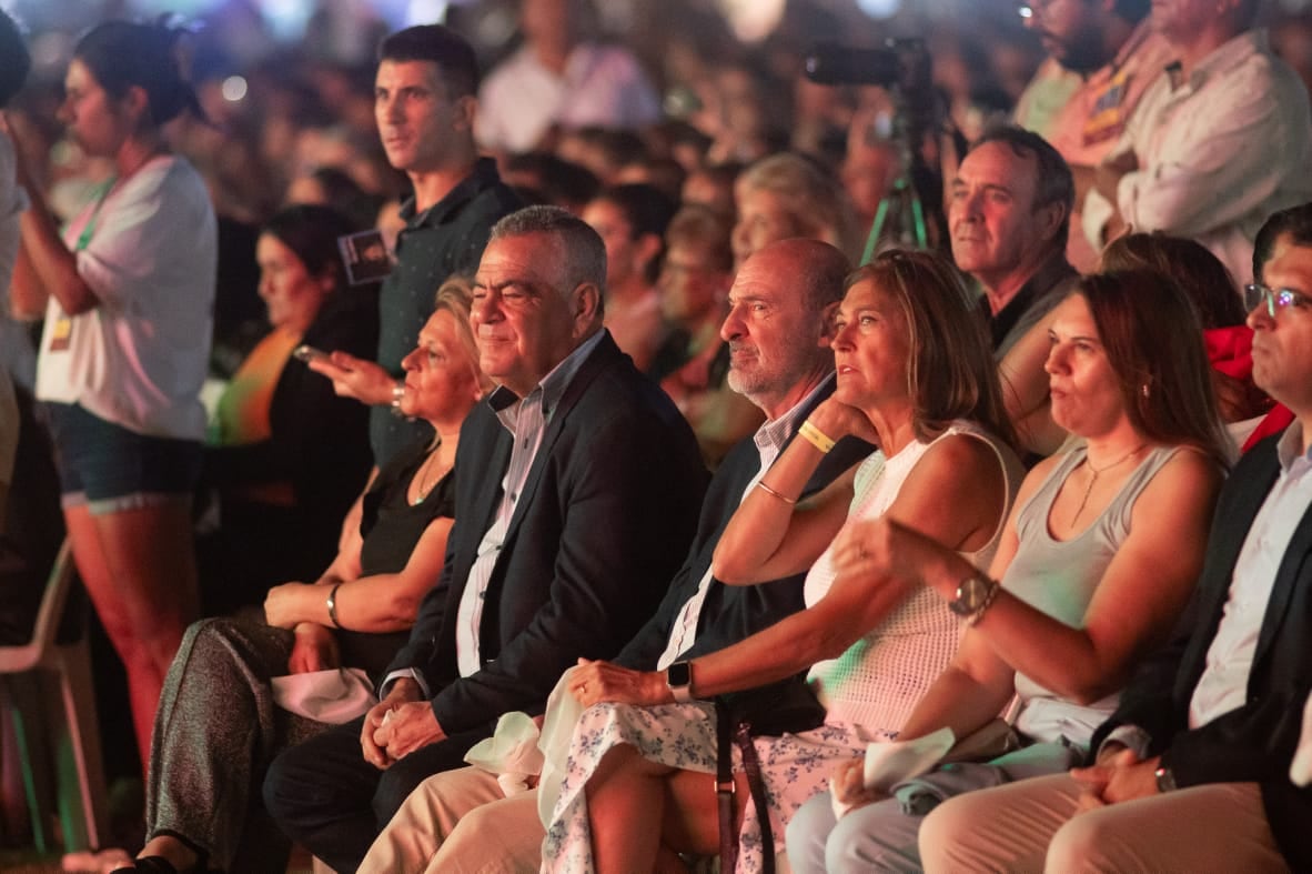 Victoria Herrera Damonte, la representante del distrito de Jocolí Viejo fue coronada Reina de Lavalle. - Foto: Municipalidad de Lavalle