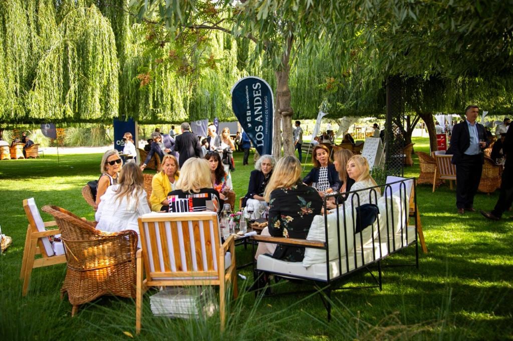 Fiesta Nacional de la Vendimia 2022. 
Agasajo de Bodegas de Argentina en Lamadrid state Wines ubicada en Lujan de Cuyo. Stand de Diario Los Andes en el parque de la bodega