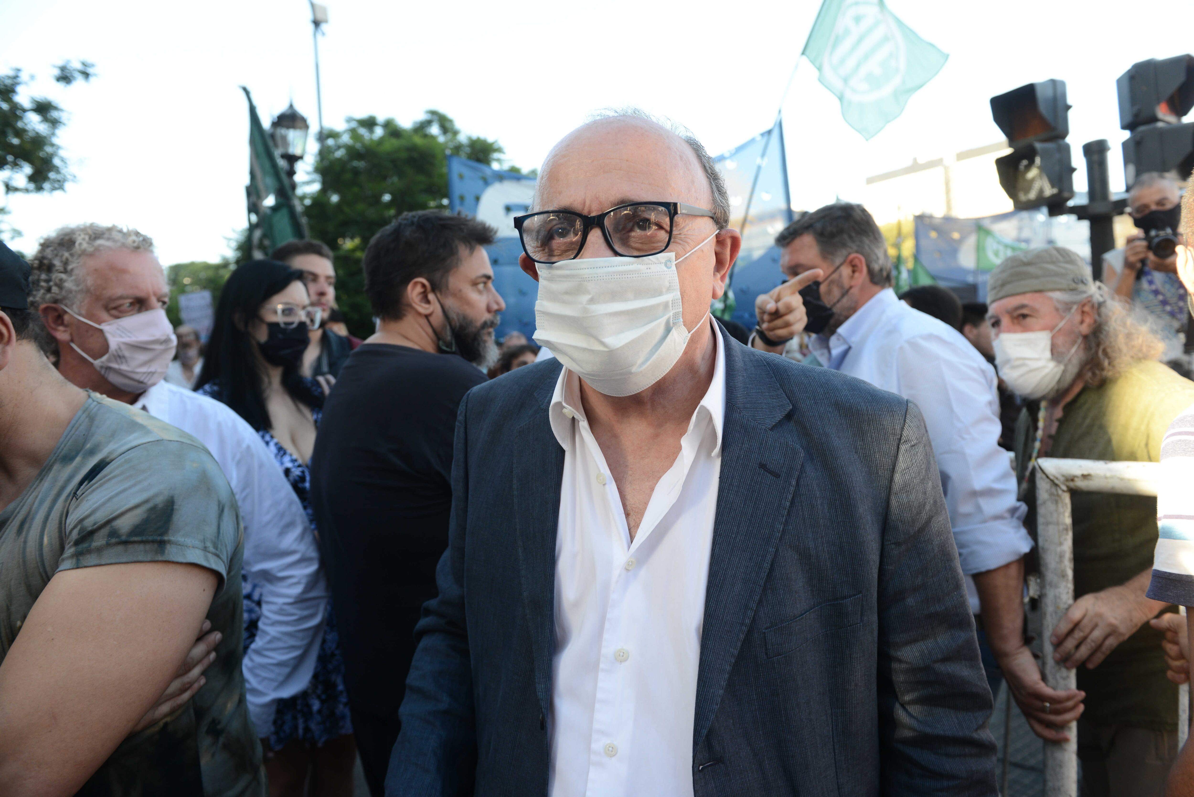 El diputado Lepoldo Moreau en la marcha contra la Corte Suprema de Justicia. Foto: Clarín