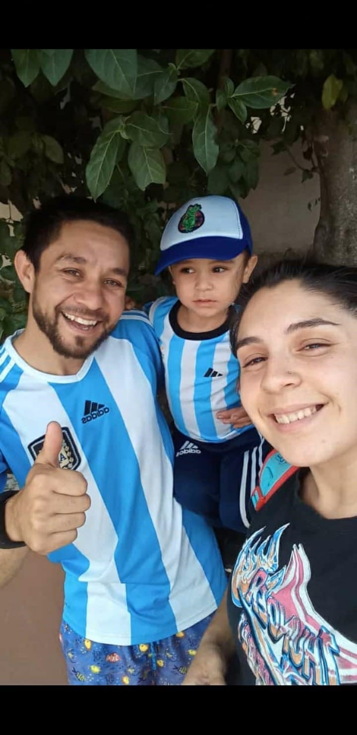 Héctor Silva, junto a su esposa Milagros y su hijo Eric. Foto: Gentileza Clarín.