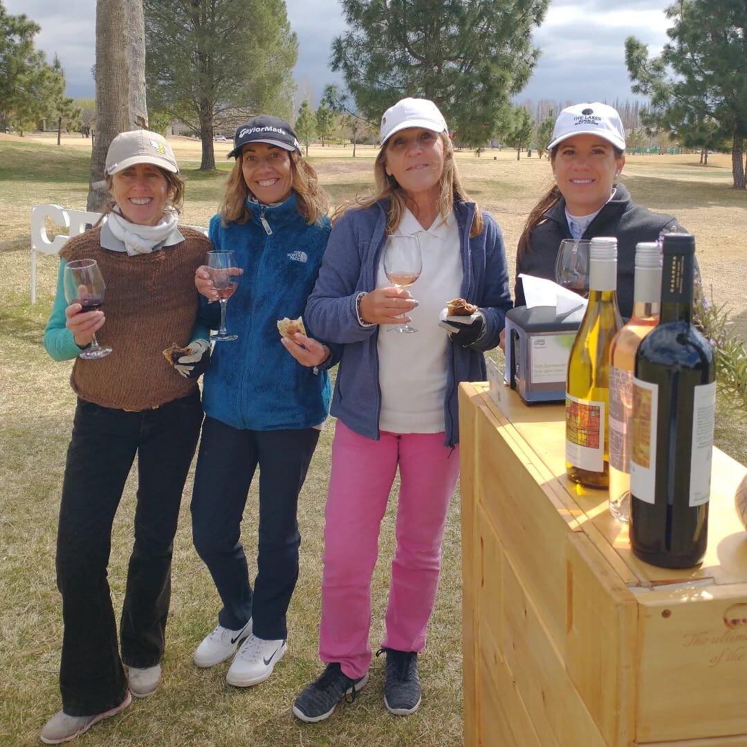 En La Vacherie se combinaron el golf y los vinos de Casarena. / Gentileza.