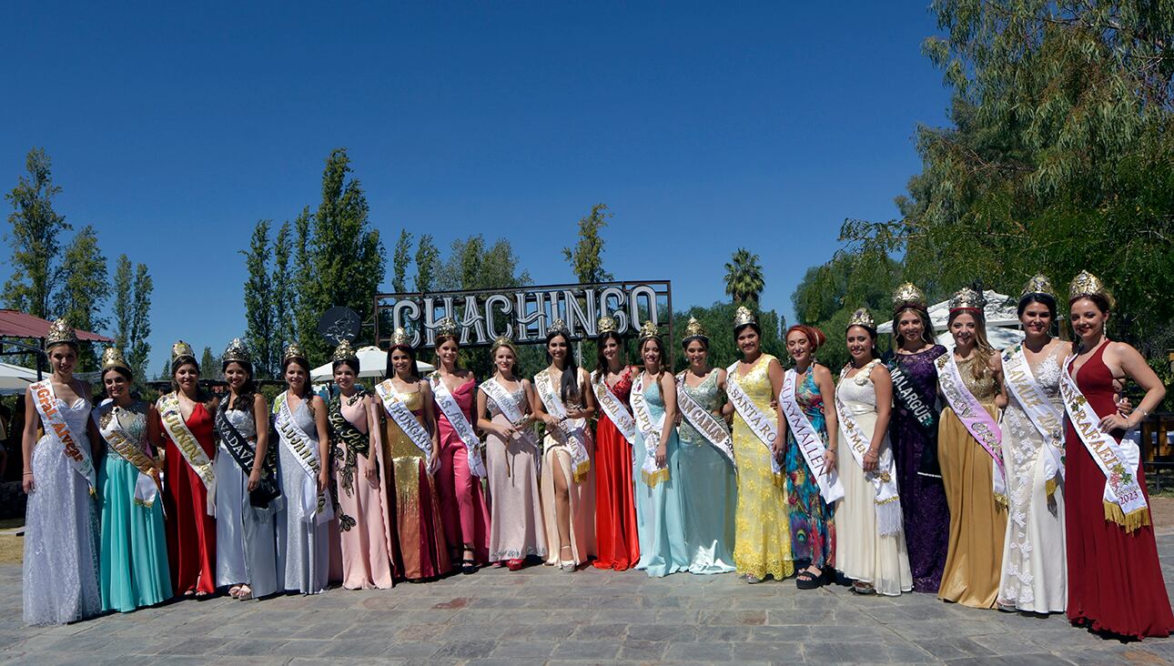 Las representantes vendimiales de todos los departamentos de Mendoza, disfrutaron del Desayuno real. Foto: Orlando Pelichotti