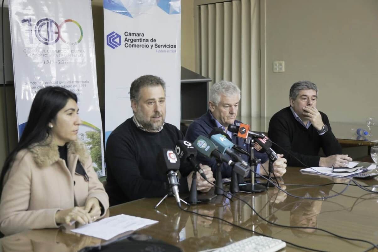 Mendoza abonará parte del salario de los trabajadores de Plastiandino en San Rafael.