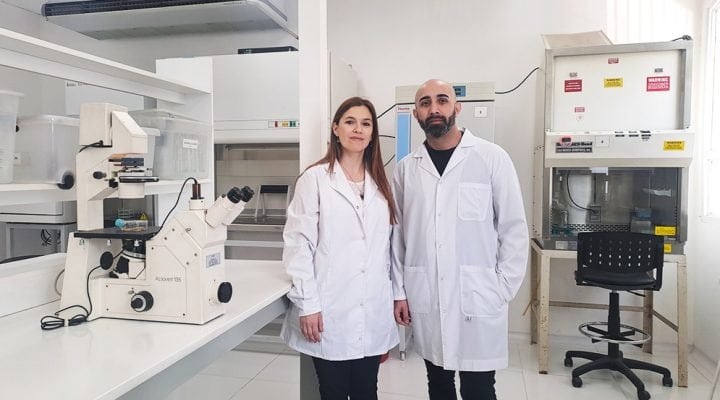 Carola Sabini y Elio Soria, investigadores del CONICET y coautores del trabajo. Foto: Comunicación CONICET Córdoba.