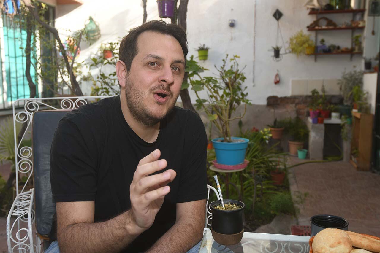 Lautaro Jiménez (37 años) precandidato a Gobernador de Mendoza por el Partido de los Trabajadores Socialistas
Foto:José Gutierrez / Los Andes