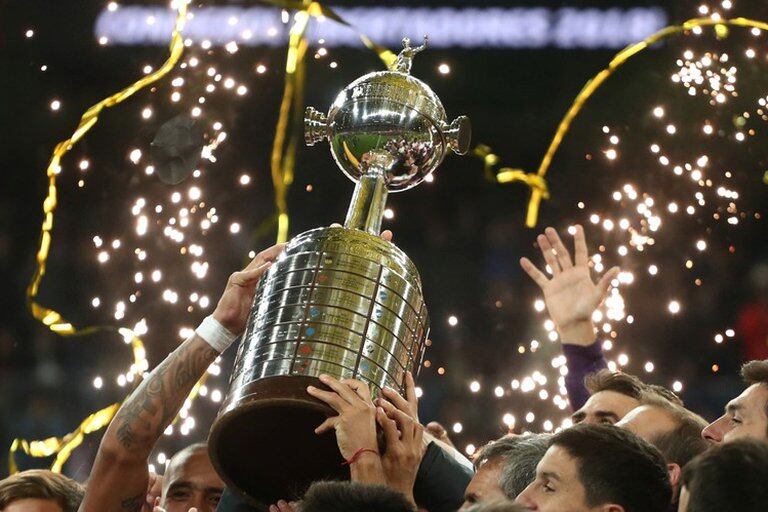 Los equipos argentinos sueñan con levantar una vez más la Copa Libertadores de América 