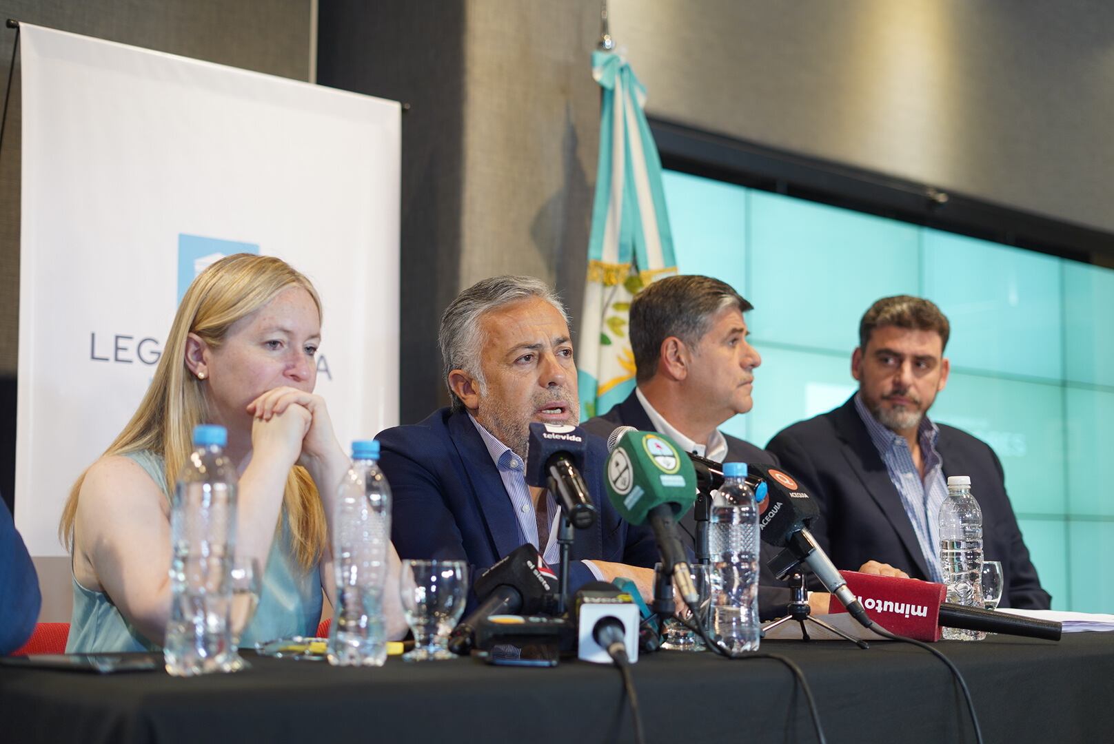 Alfredo Cornejo, Hebe Casado, Mario Abed y Martín Kerchner, en conferencia de prensa. Foto: Prensa Mendoza