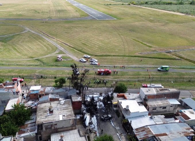 La impactante huella que dejó el avión despistado en San Fernando. Captura: X