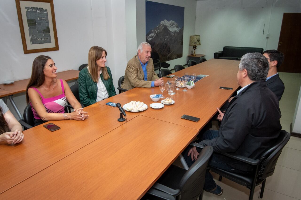 Firma del convenio entre Los Andes Pass y Palta