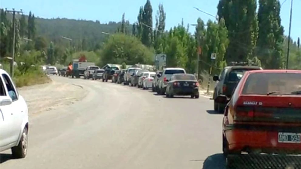 La interrupción del tránsito se extendió durante poco más de una hora y media, tiempo en el que se registraron incidentes entre los manifestantes y los automovilistas.