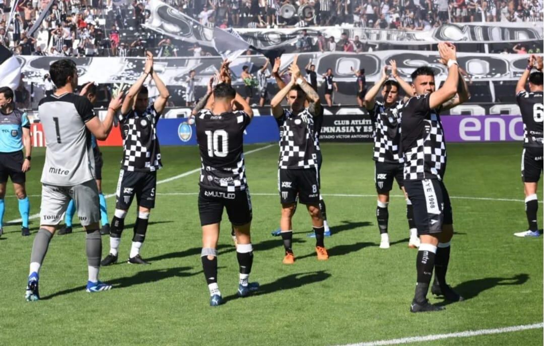 El Lobo bajó al puntero en el Legrotaglie y, se prendió en la lucha por el liderazgo de cara al primera final de ascenso.