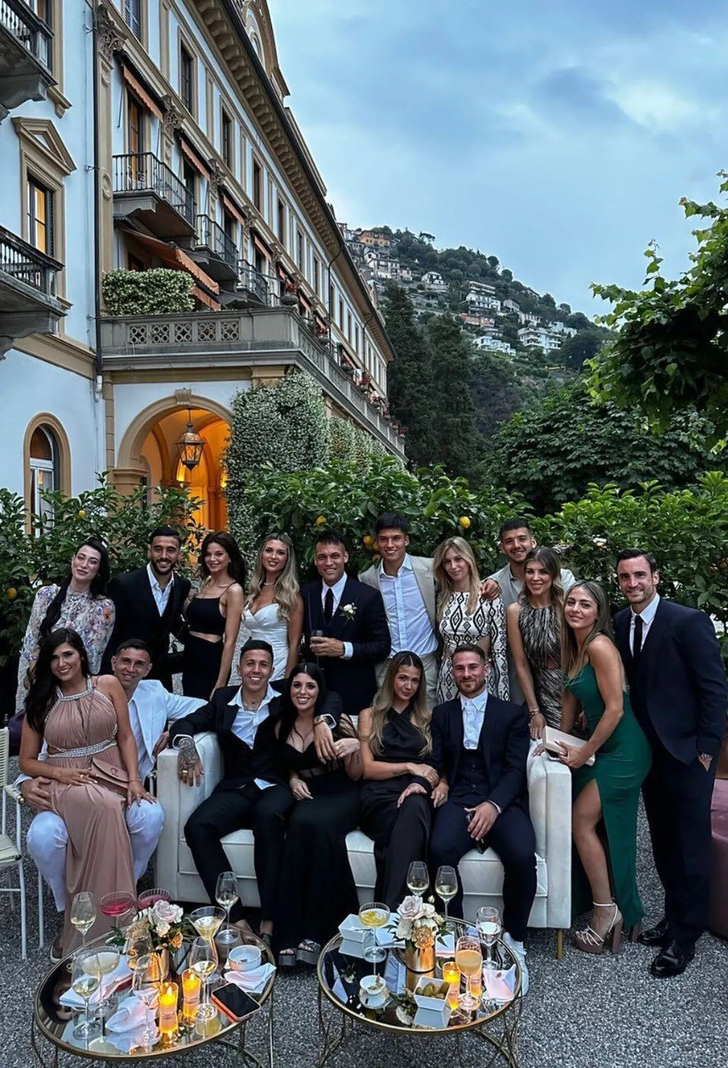 La foto del casamiento de Lautaro Martínez con la nueva novia de Mac Allister.