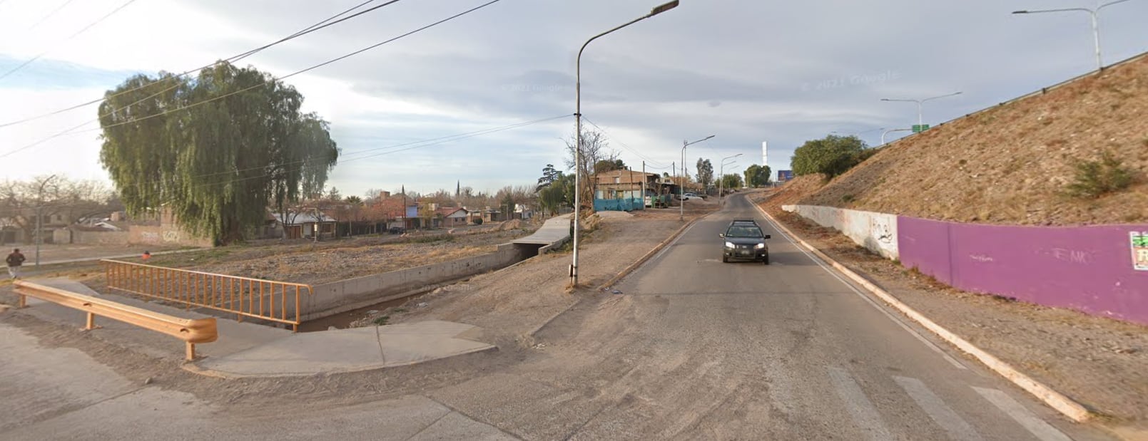 Lugar del hecho: sucedió en la Lateral del Corredor del Oeste y Calle Tiburcio Benegas en las inmediaciones del Barrio Urundel. 