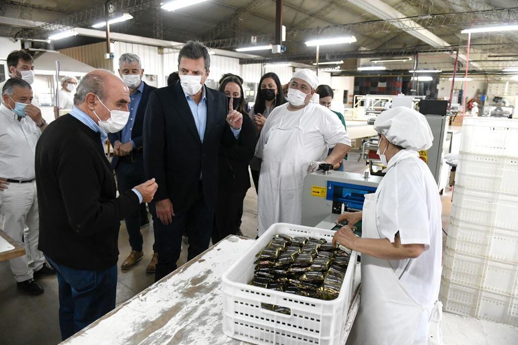 Sergio Massa compartió junto al intendente Gustavo Barrera un encuentro con comerciantes, pymes, empresarios y trabajadores de Villa Gesell.