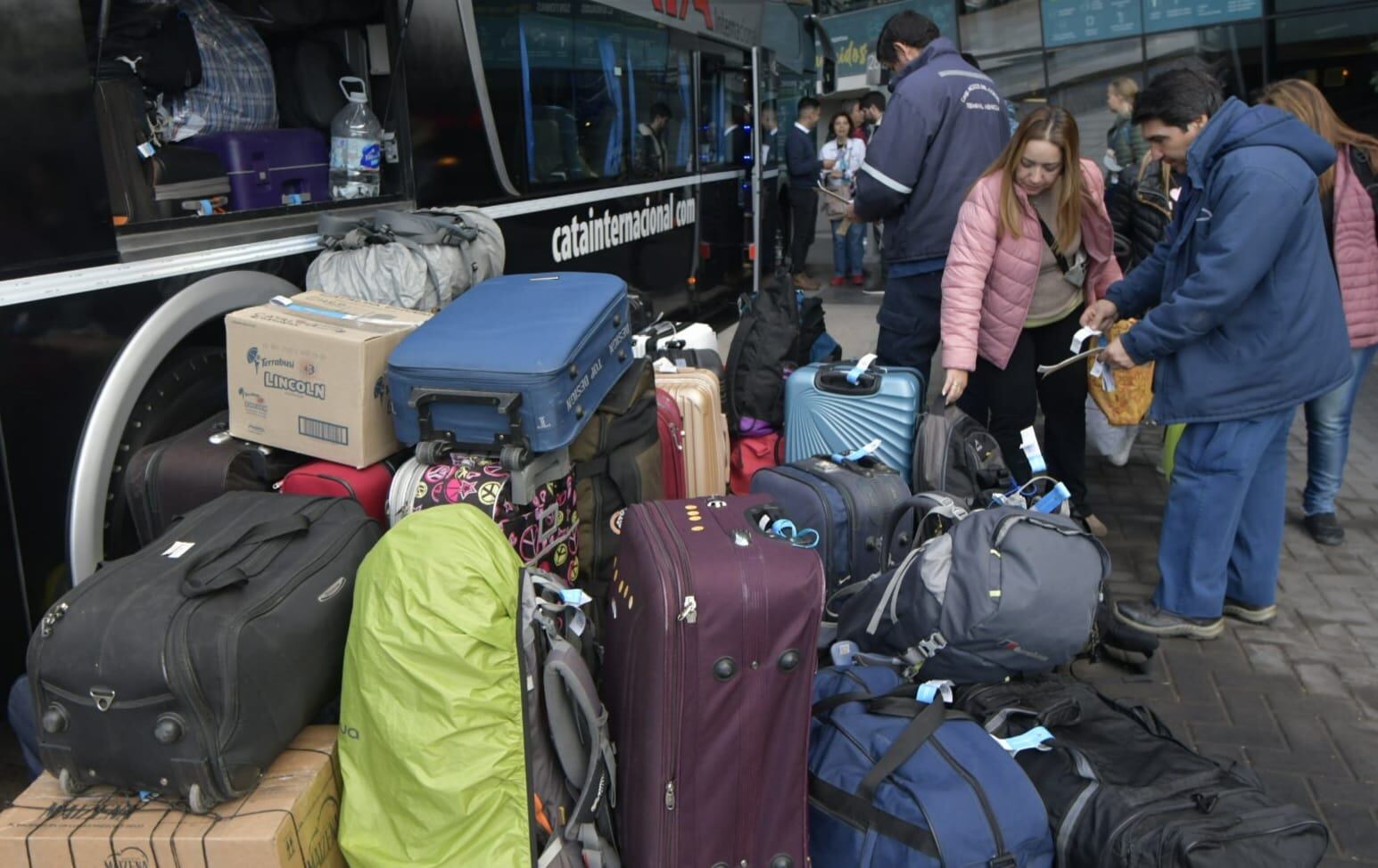 Esta mañana salieron 14 micros de la Terminal Hacia Chile. Orlando Pelichotti / Los Andes