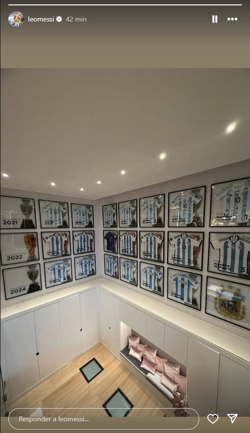 El museo de Lionel Messi con todas las camisetas