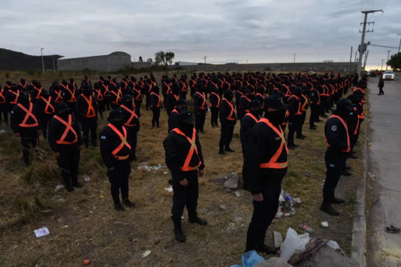 Más de 400 efectivos buscan a la niña en toda la provincia de San Luis. Foto: Gentileza El Diario de la República.