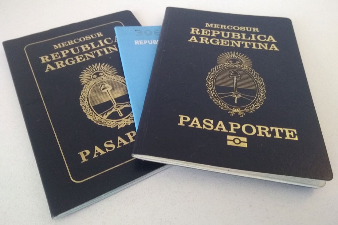 DNI y pasaportes. (La Voz)