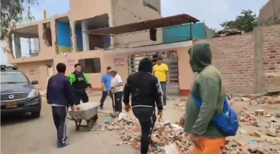 Decidió demoler su hogar para entregar el terreno que le demandaron entregar