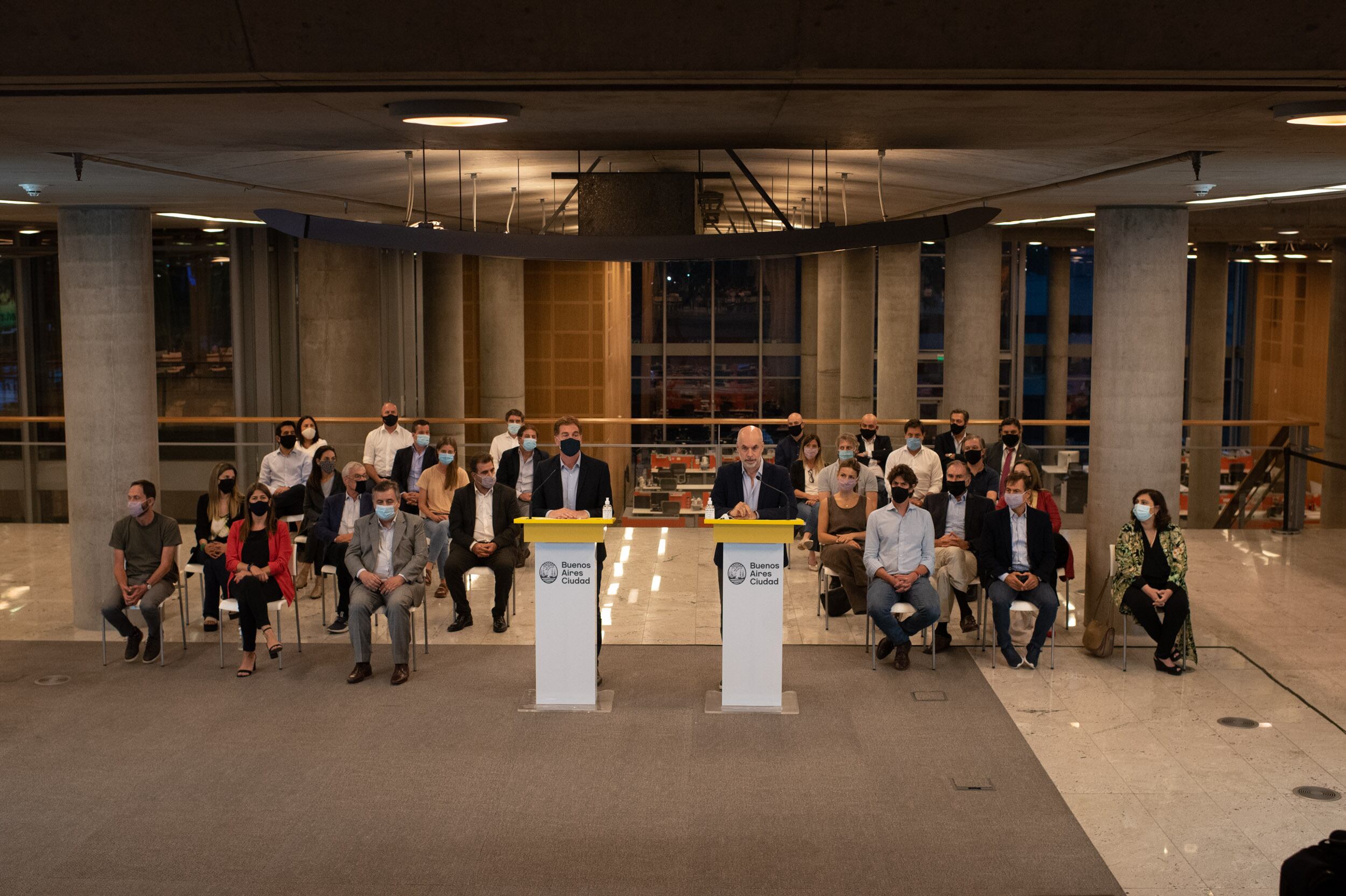 Horacio Rodríguez Larreta dio una conferencia junto al vicejefe de Gobierno, Diego Santilli.