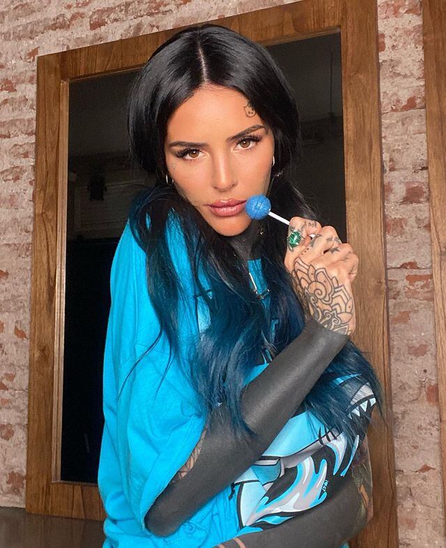 Cande Tinelli se animó a un colorido cambio de look y lo mostró en Instagram