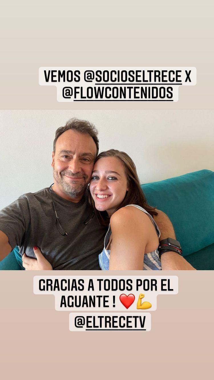 Adrián Pallares junto a una de sus hijas