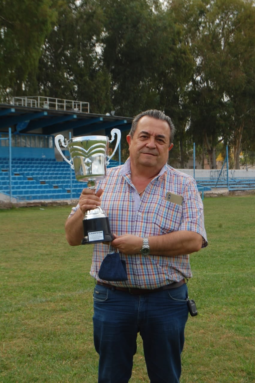 Carlos Quiroga va para los ocho años como presidente de Gutiérrez y su objetivo es insertarlo nuevamente en el Federal A. Las inferiores del Celeste comenzarían a competir en AFA. / Gentileza.