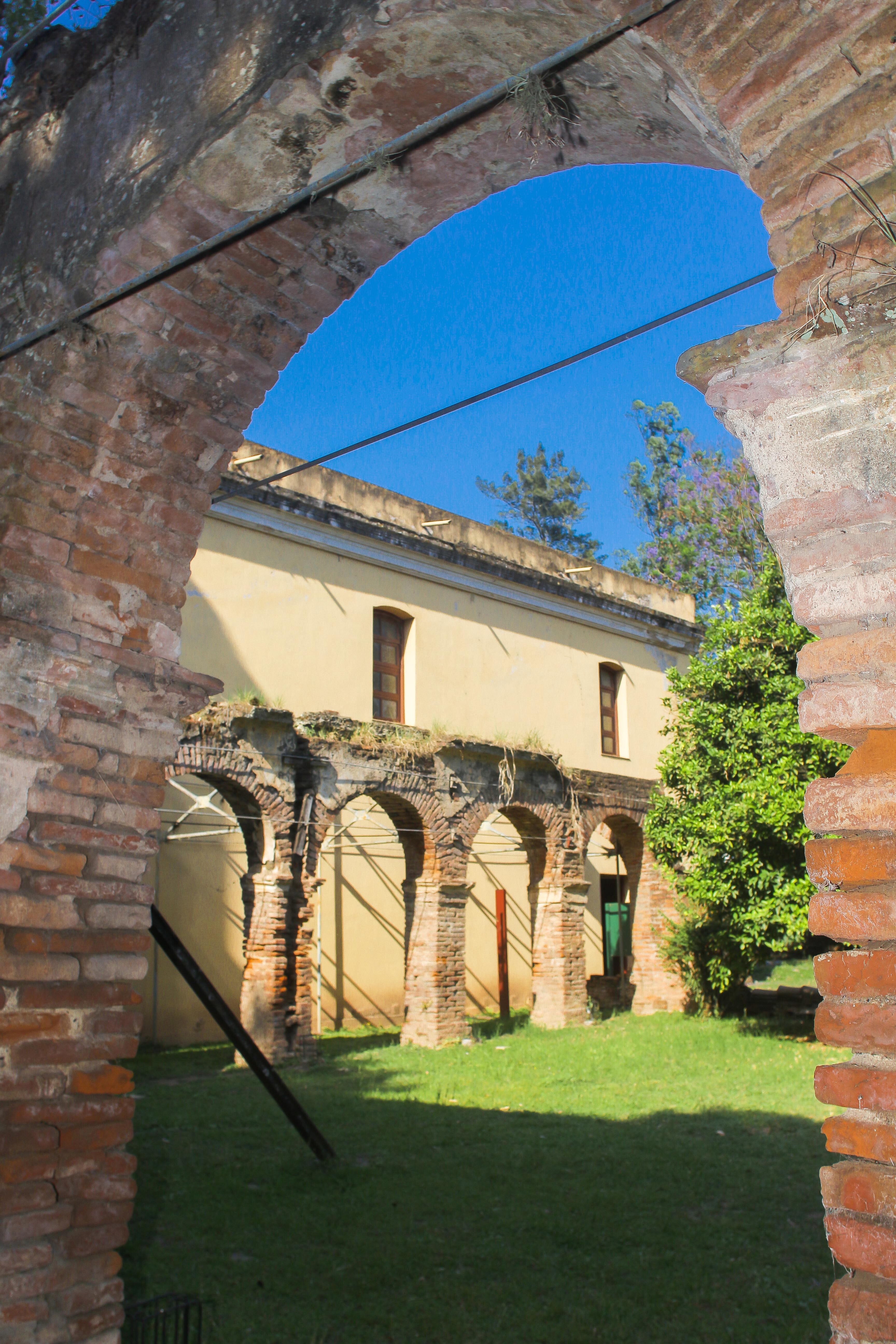 En San José de Lules, los jesuitas fundaron en 1670 una reducción donde habitó el pueblo originario Lules. Allí se cultivó por primera vez la caña de azúcar.