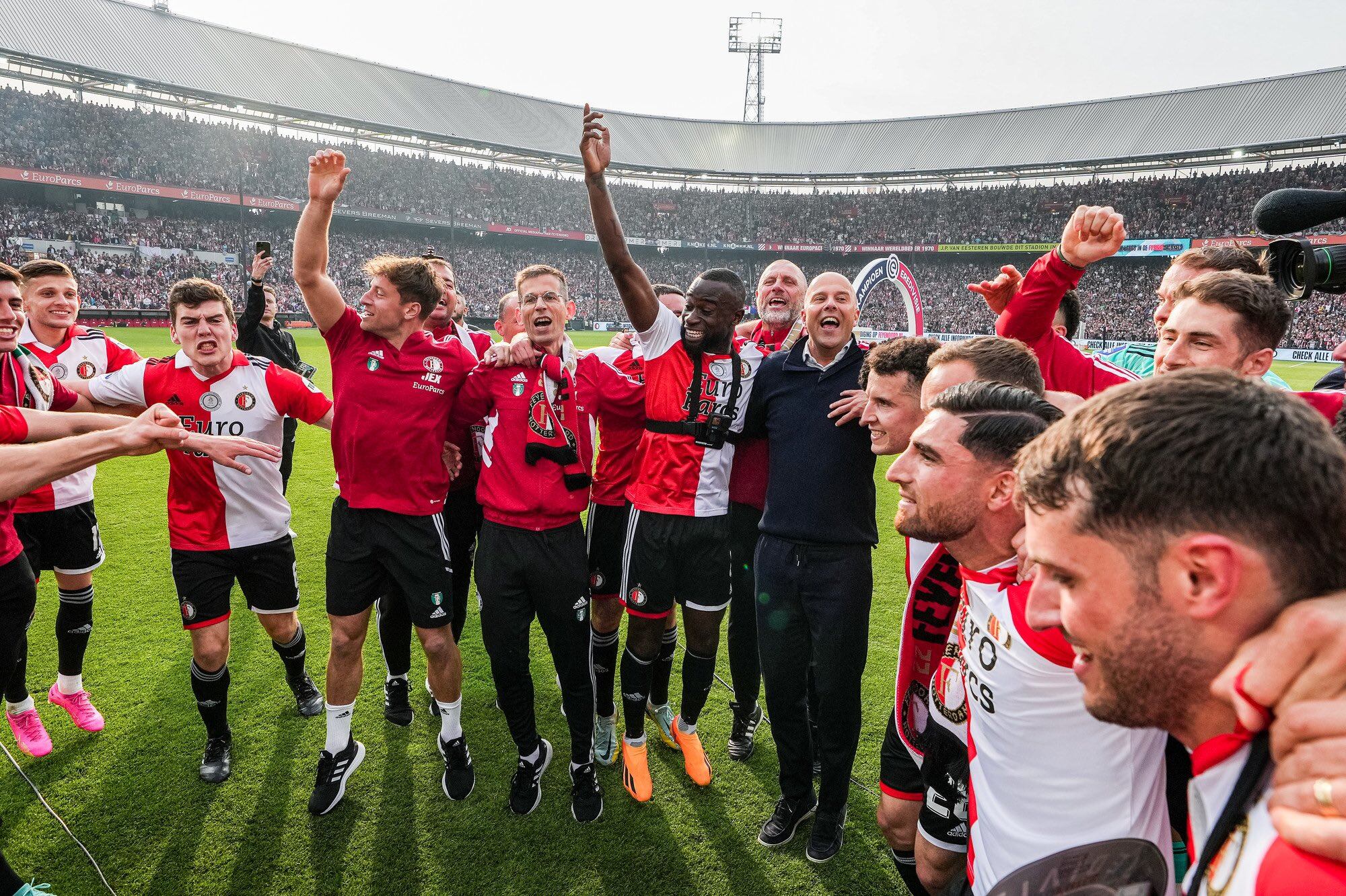 Feyenoord se dio el gusto de gritar campeón este domingo (Foto: Prensa Feyenoord).