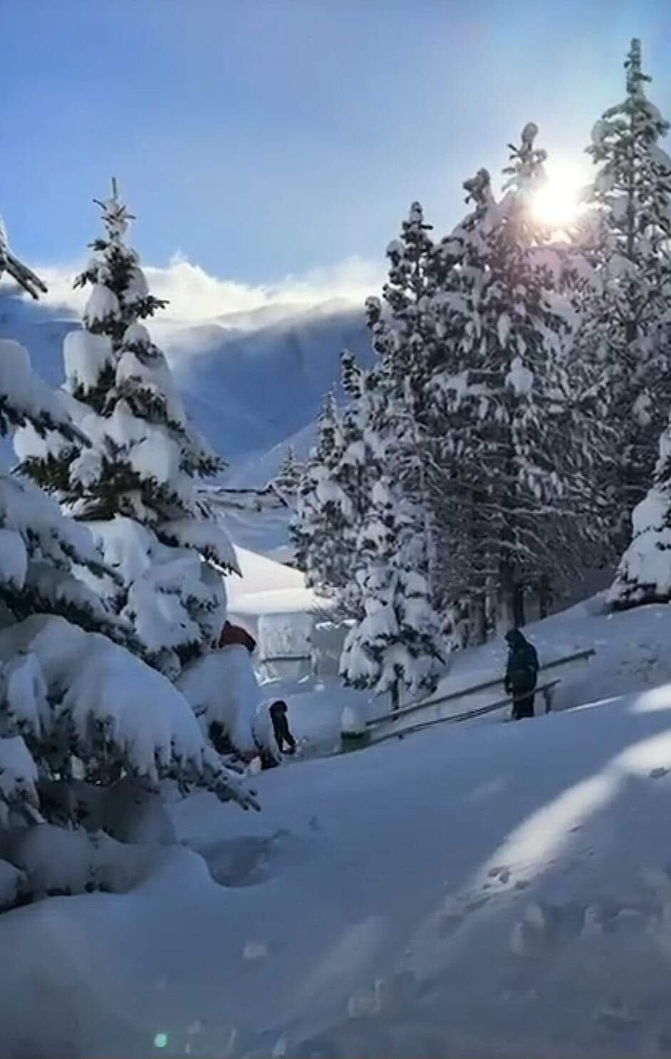 En 8 horas cayó un metro de nieve en Las Leñas y cubrió a todos los autos: dónde se puede esquiar. Foto: Municipalidad de Malargüe