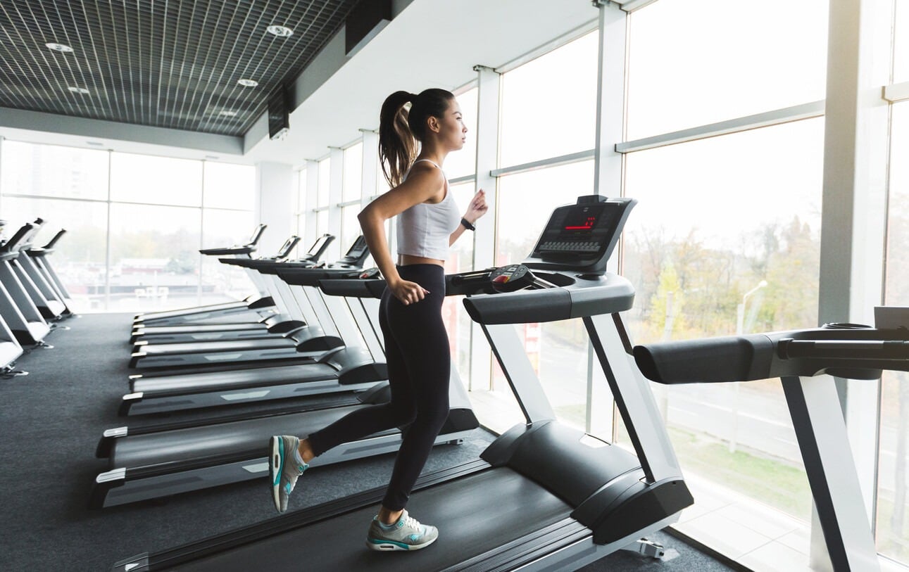 Para los usuarios, lo que marca la diferencia en la satisfacción con su gimnasio es la cercanía y comodidad del horario, el ambiente amigable e inclusivo y la calidad de los equipos disponibles.