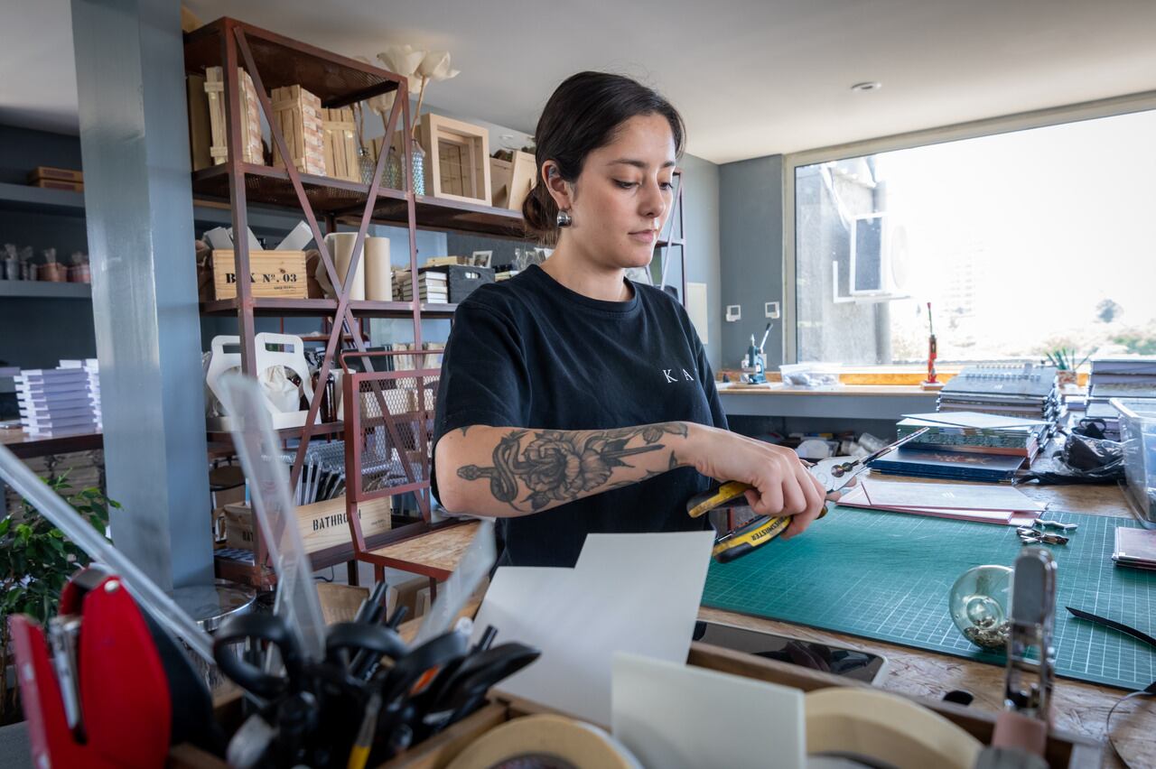 Kate Gráfica
Amparo y Catalina Burgos tienen una gráfica y realizan todo de forma artesanal.

foto: Ignacio Blanco / Los Andes 