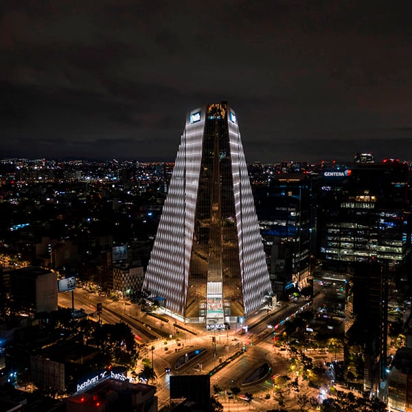 Proyecto ¨Torre Manacar", Ciudad de Mexico. 
Autor: Teodoro González de León
Diseño de Iluminación: Artec Studio
Crédito fotográfico: 
Santiago Arau, ©iGuzzini
