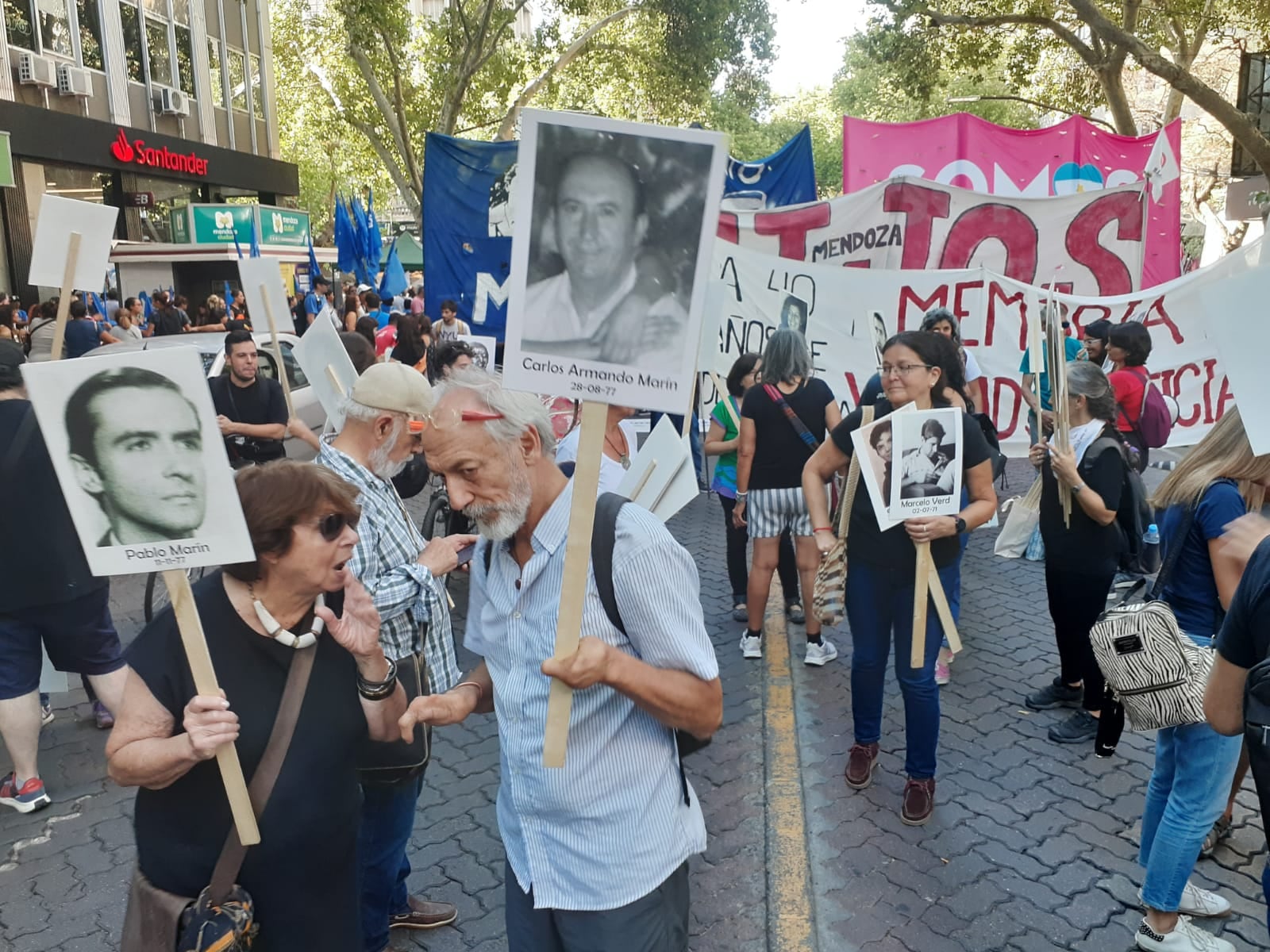 Mendoza marcha por la Memoria, Verdad y Justicia a 47 años del golpe militar. / Foto: José Gutiérrez