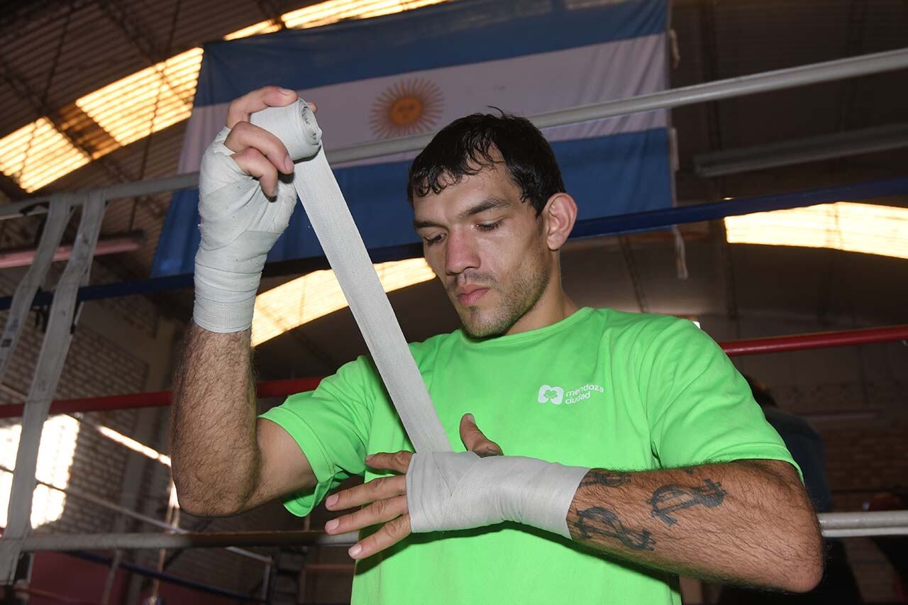 Boxeo, entrenamiento del boxeador Juan Carrasco en el Gimnasio Pablo Chacón de Las Heras

Foto: José Gutierrez / Los Andes