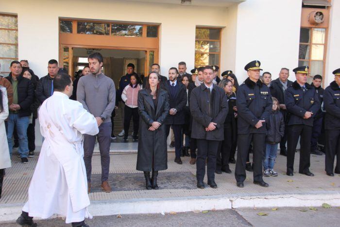 El Ministerio de Seguridad y Justicia de Mendoza homenajeó al policía Leonardo Exequiel Alarcón Quiroga, quien murió el pasado 3 de mayo en el Acceso Sur. - Foto: Ministerio de Seguridad y Justicia