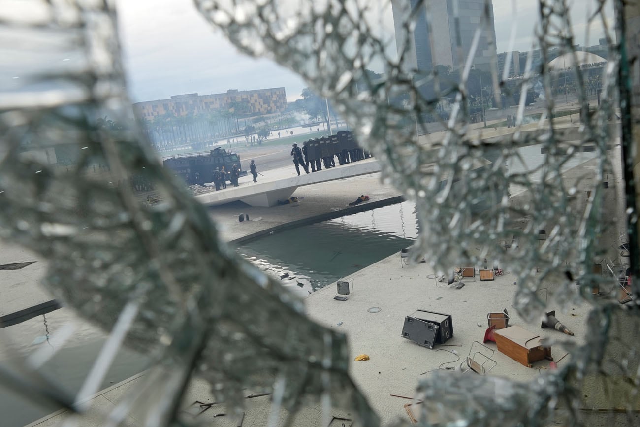 Escenas del fallido intento de golpe de estado en Brasilia. la capital jurídica y gubernamental de Brasil. Foto: AP