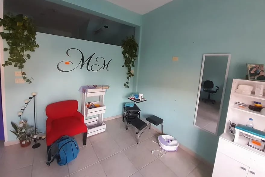 Este es el centro de estética que compró la mujer gracias al dinero robado.