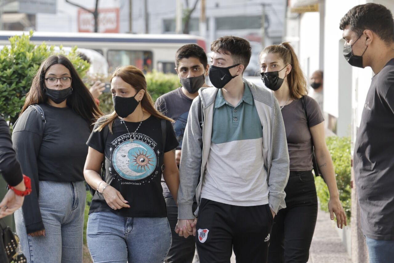 Imágenes del velatorio del kiosquero asesinado en Ramos Mejía. (Foto: Clarín)