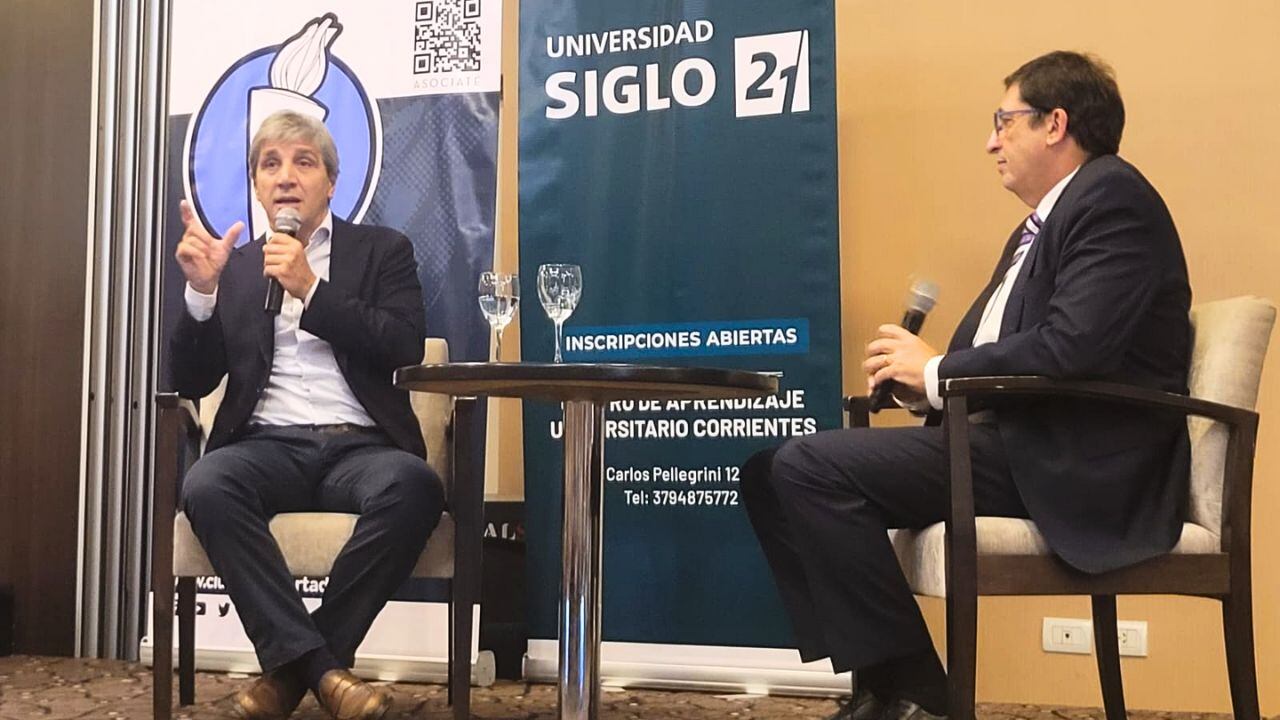 Luis Caputo en el Congreso Regional de Economía, en la provincia de Corrientes.