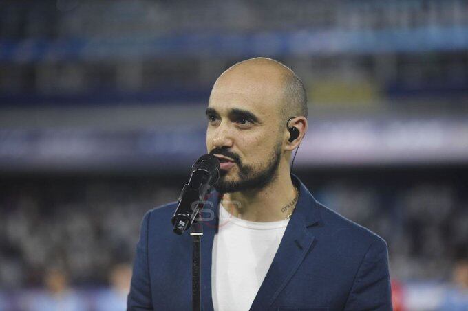 Abel Pintos cantó en La Bombonera. (ESPN).