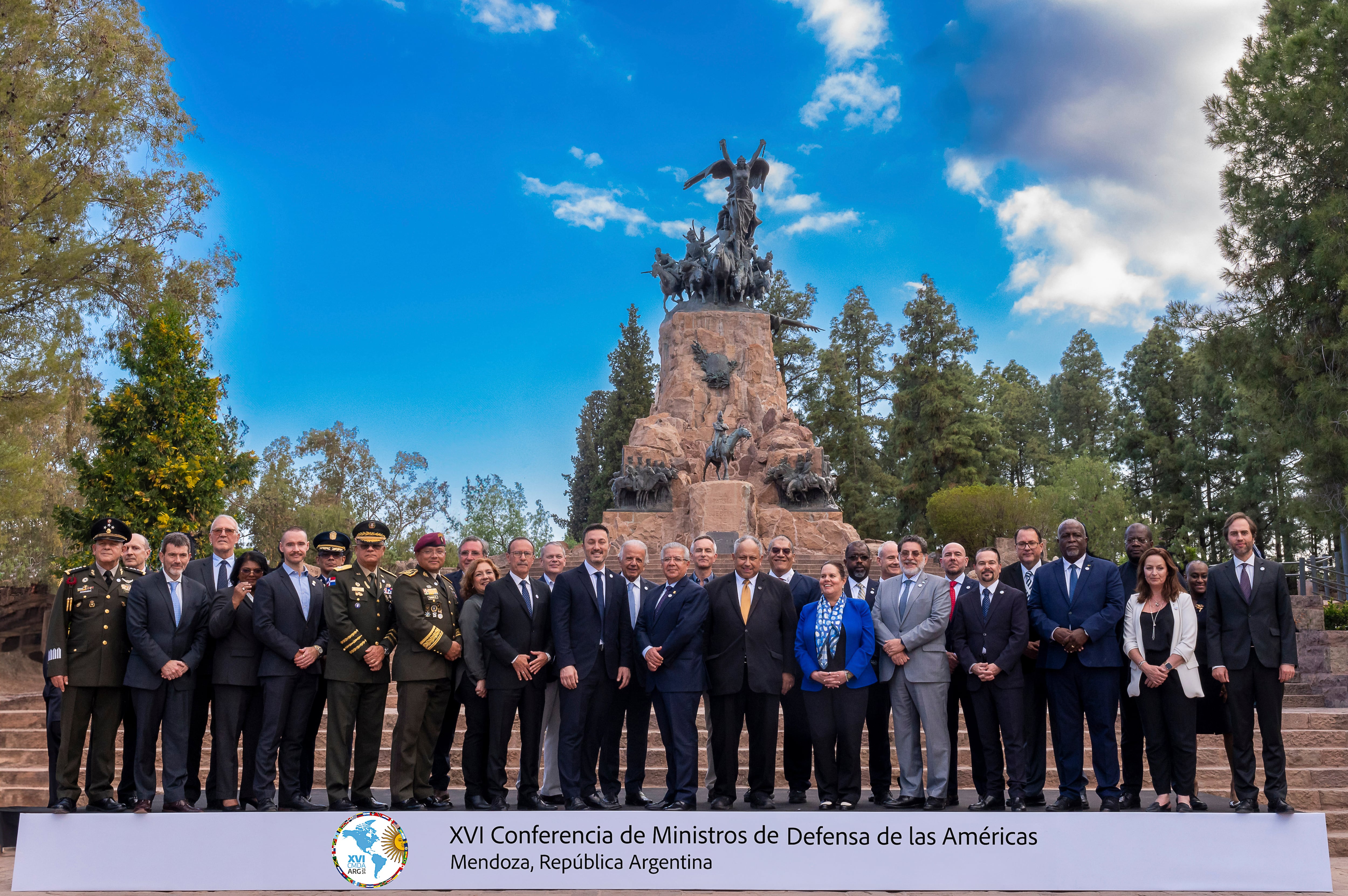 Los ministros de Defensa que se reunieron en Mendoza. Foto: Prensa Ministerio de Defensa