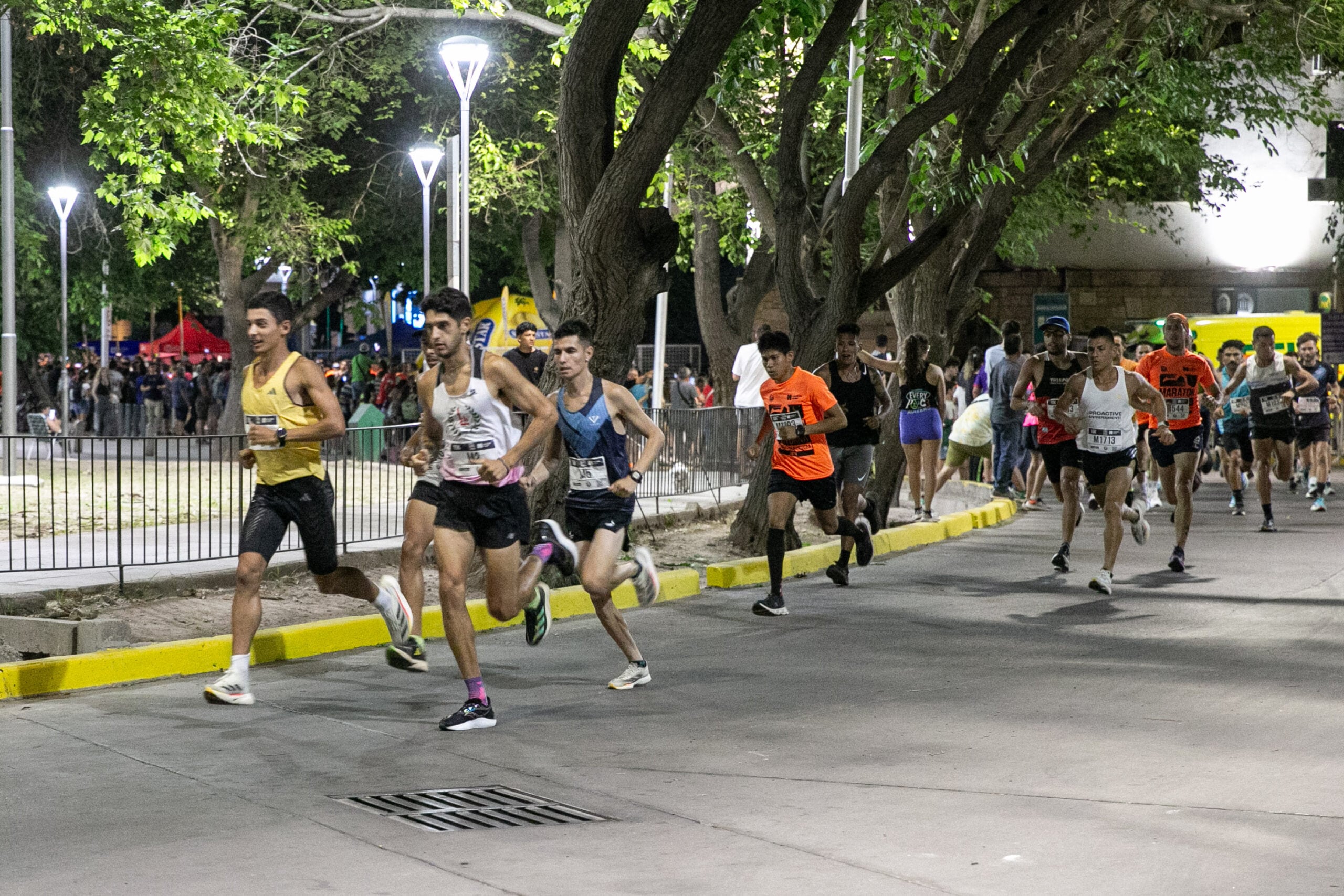 Más de 1.500 personas le dieron vida a la tercera edición de la Maratón Nocturna de la Ciudad