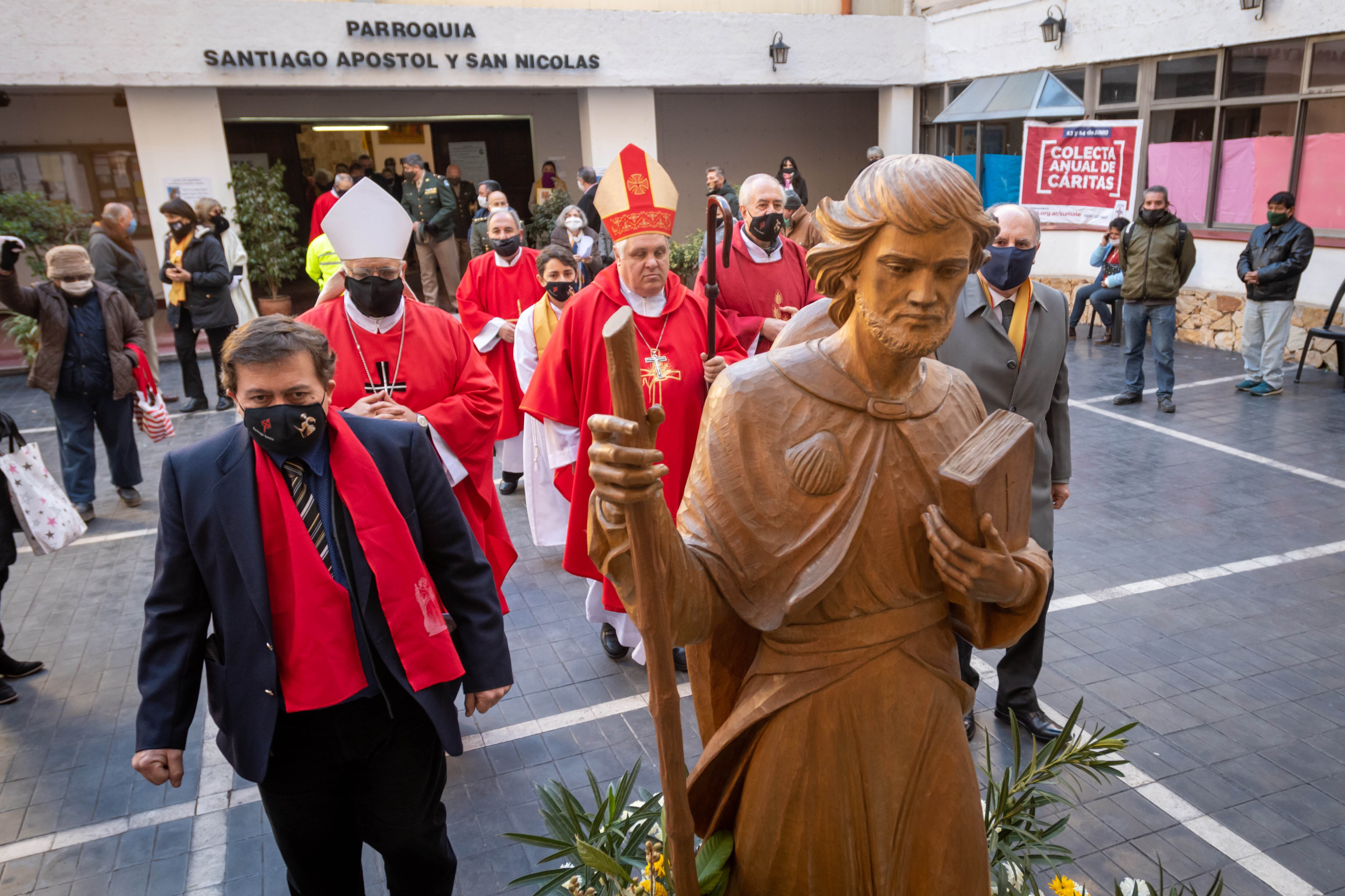 Festejos de Patrón Santiago, 
Por el aislamiento social preventivo y obligatoria solo se realizo una misa con pocos fieles presentes y de forma virtual

Foto: Ignacio Blanco / Los Andes