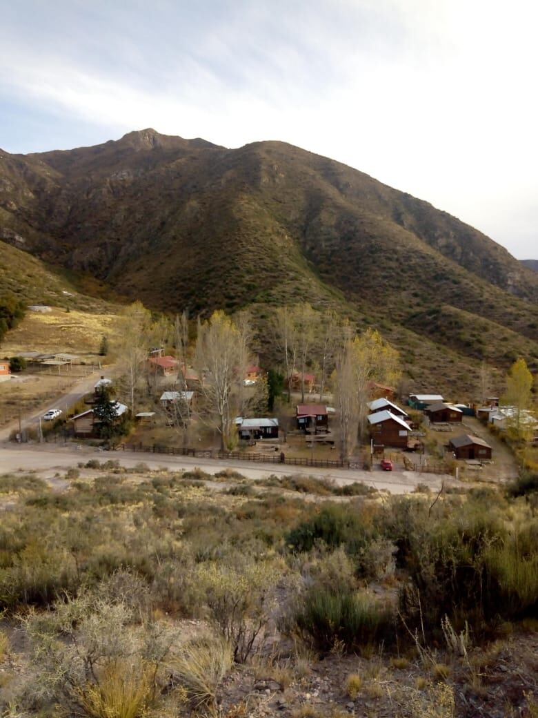 Las cabañas se ubican en Los Zorzales, Potrerillos.