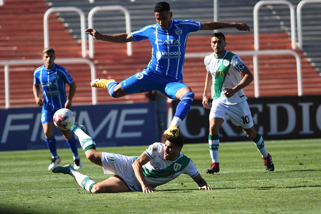 Liga Profesional de Futbol, Godoy Cruz Antonio Tomba vs. Banfield en el estadio Malvinas Argentinas.
Godoy Cruz 2  Banfield 1.
Foto: José Gutierrez.