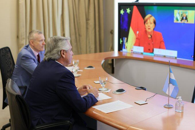 El presidente Alberto Fernández mantuvo una comunicación con la canciller alemana Angela Merkel.