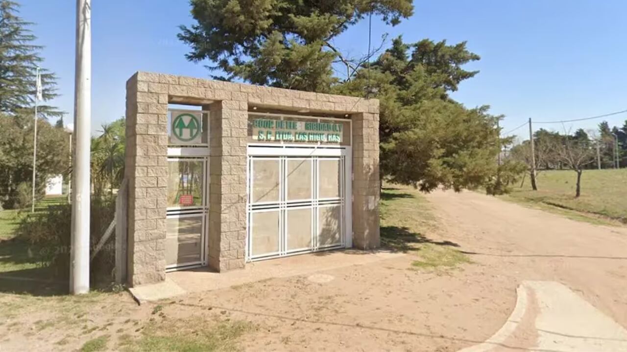 El hecho ocurrió en la Colonia de verano en Las Higueras, localidad vecina de Río Cuarto. Foto: Street View