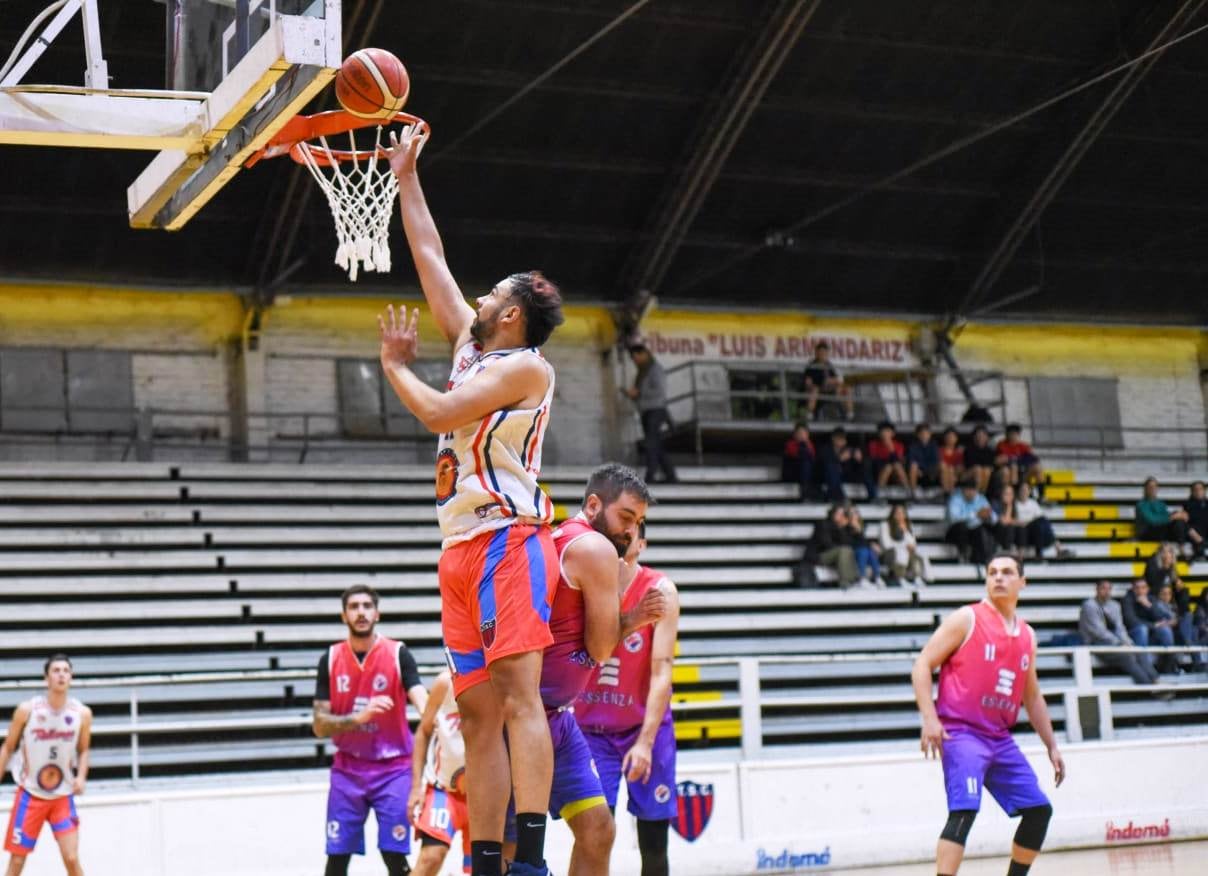 Por la fase reclasificación, Andes Talleres superó por 68-67 a General San Martín. / Gentileza: Maru Mena.