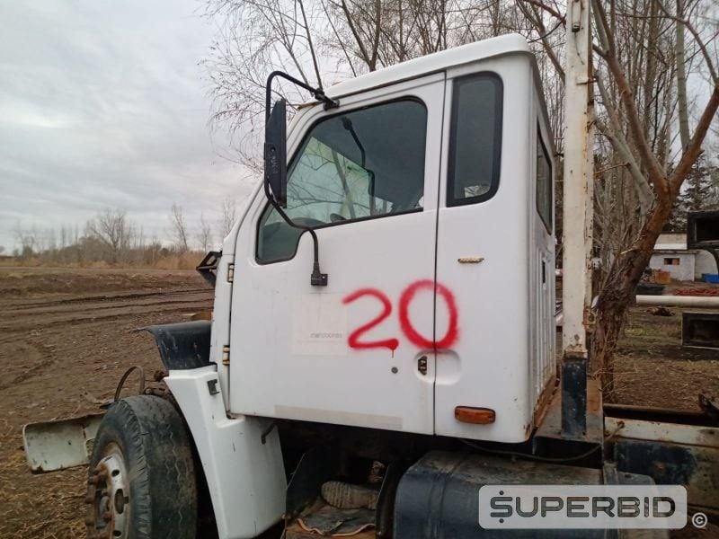 Subastan 22 camionetas, una retroexacavadora y otros productos: cómo participar y cuáles son los precios base. Foto: Gentileza Superbid